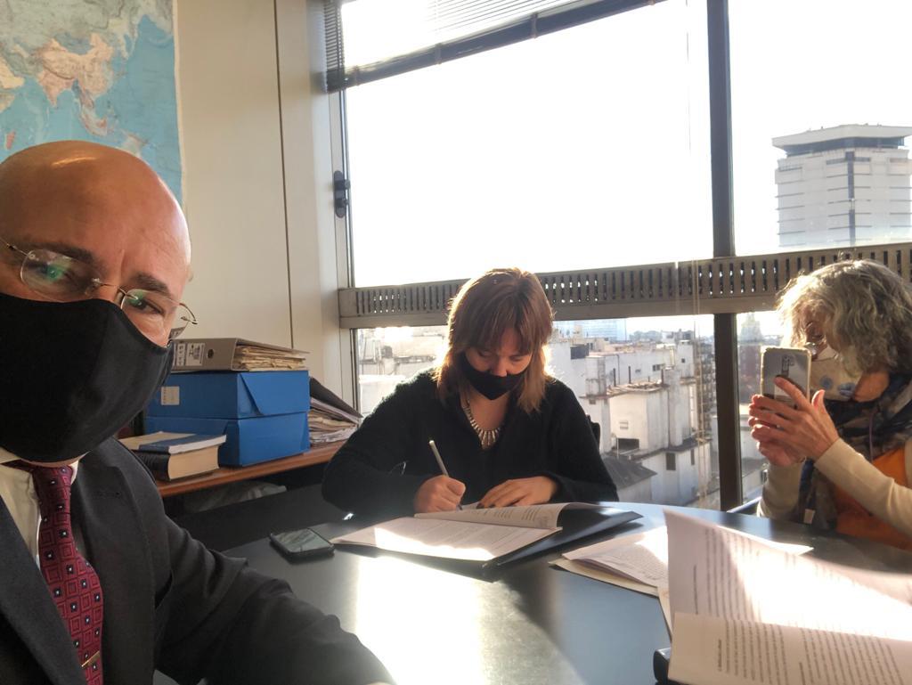 Asistimos a los familiares en el Caso “Encaje” suscribiendo el Convenio ante la Corte Interamericana por el cual Chaco y el Estado Nacional asumieron su responsabilidad internacional por “denegación de justicia” a Víctimas de Homicidio. DDHH para Víctimas.
